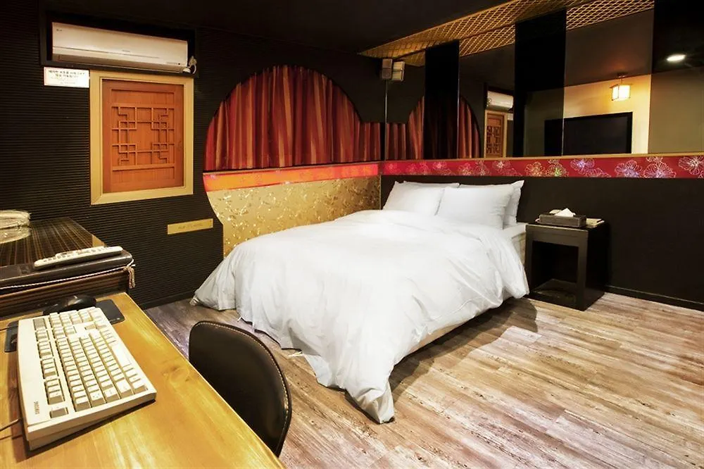 Film 37.2 Hotel Seoul 3*,  South Korea