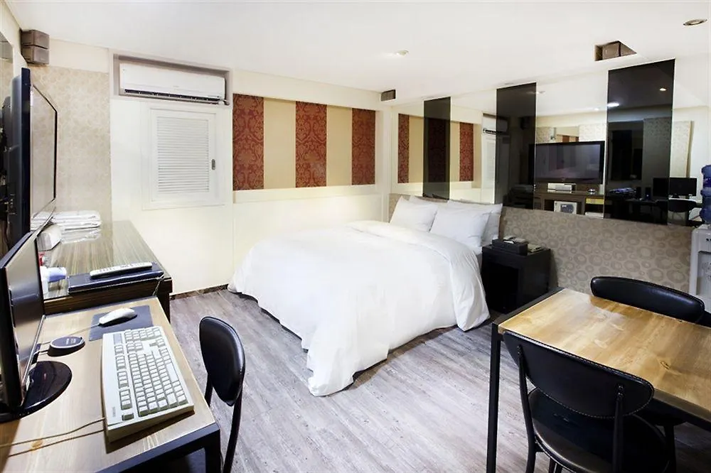 Film 37.2 Hotel Seoul